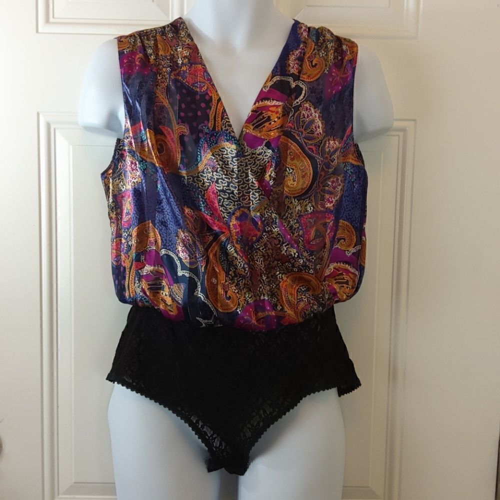 Sleeveless paisley print cross front bodysuit
